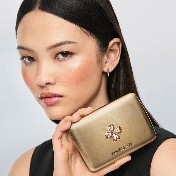 Hourglass Ambient Lighting Edit Unlocked WISH Holiday 2026  HGL-WISH-2026 фото